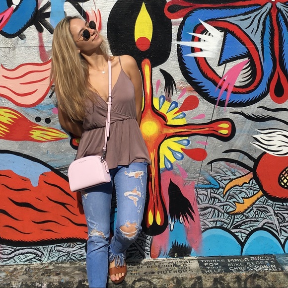 BABY PINK MARC JACOBS CROSS BODY - Picture 2 of 2